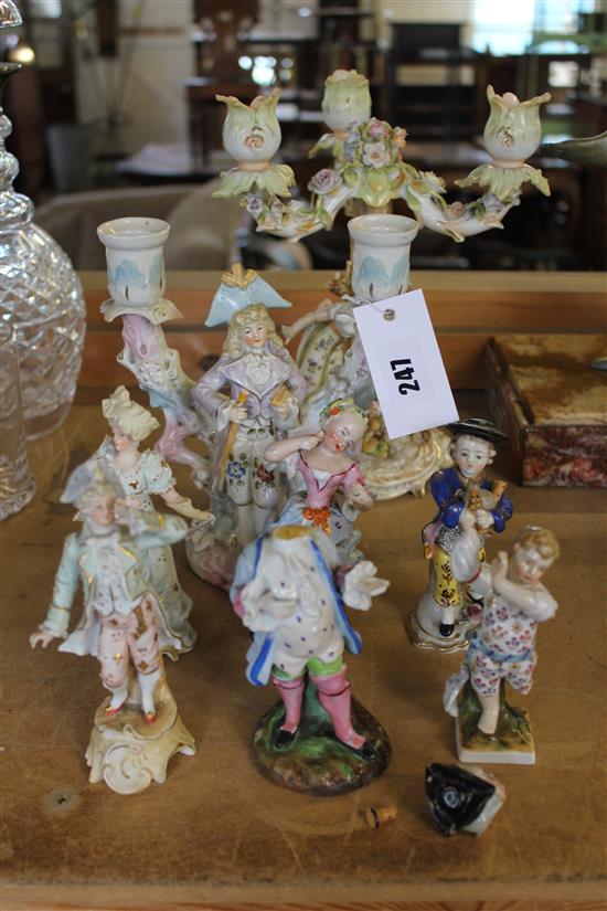 2 figural candlesticks and 6 figurines(-)